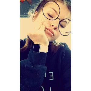 Meet your Posher, Kayla